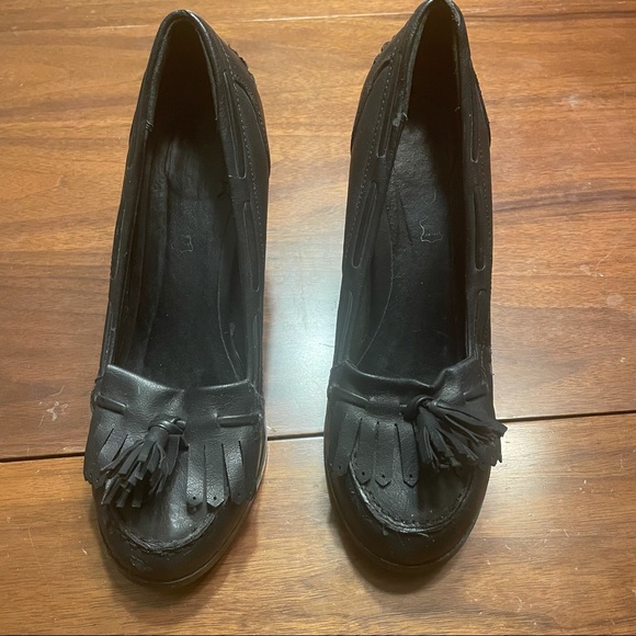 Black Tassel Heal - Picture 2 of 5